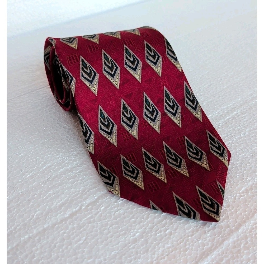 Barbara Blank New York 100% Silk‎ Tie Red Geometric Pattern 61" X 4" Tall Man